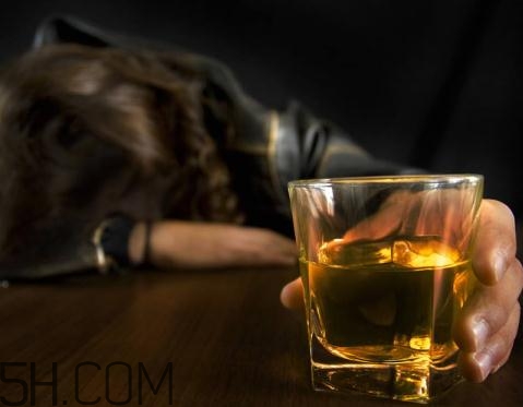 喝酒能延長射精時間嗎？喝酒可以延長性生活嗎？