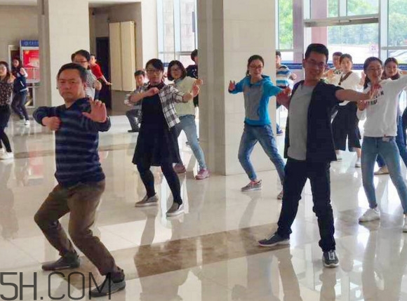 八段錦不適合什么人？八段錦的功效與作用