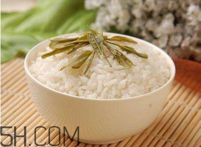 茶葉水煮飯有什么好處？茶葉水怎么煮飯