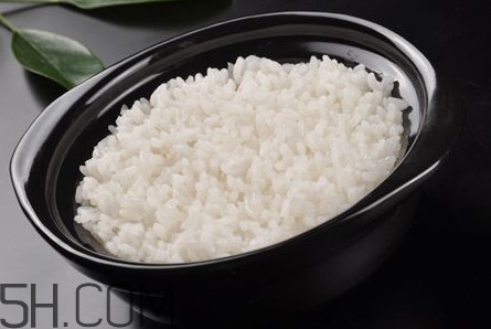 煮飯是用電飯煲好還是電壓力鍋好？煮飯是精煮還是快煮