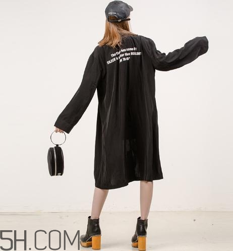 moussy的衣服怎么樣？moussy的外套很大嗎？