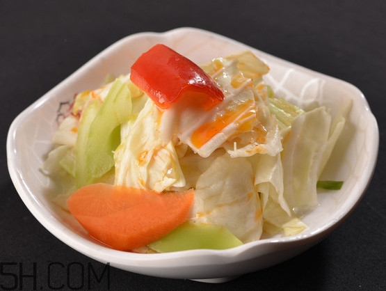 四川泡菜幾天能吃？四川泡菜每次加菜時加糖還是糖水