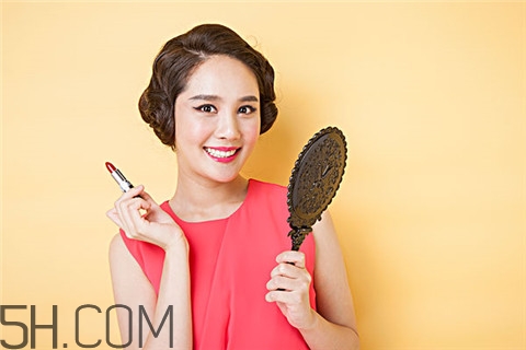 烤瓷牙為什么會(huì)出臭味？烤瓷牙為什么那么貴？