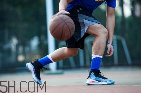 under armour curry 4實(shí)戰(zhàn)測(cè)評(píng)怎么樣？