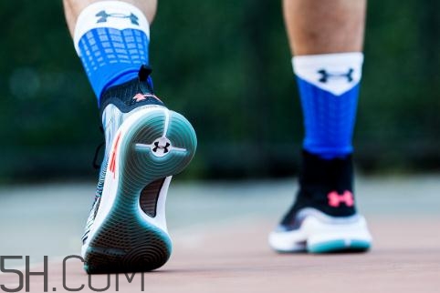 under armour curry 4實(shí)戰(zhàn)測(cè)評(píng)怎么樣？