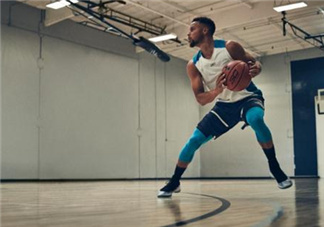 under armour curry 4實(shí)戰(zhàn)測(cè)評(píng)怎么樣？