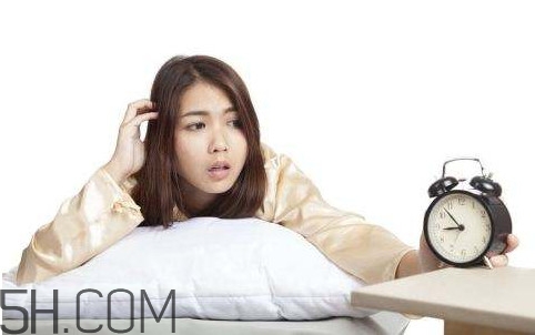 睡眠不足會有什么影響？長期睡眠不足是指多少時間以上