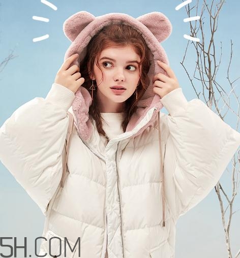 白色羽絨服發(fā)黃怎么洗白？白色羽絨服染色怎么能去掉？
