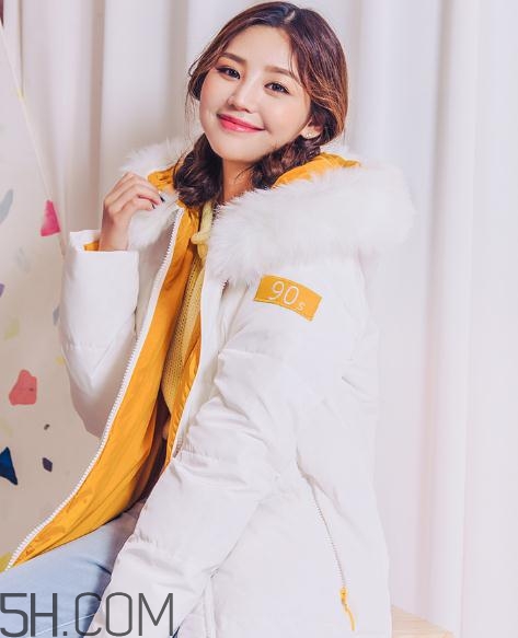 白色羽絨服發(fā)黃怎么洗白？白色羽絨服染色怎么能去掉？