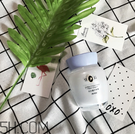 片仔癀珍珠霜和珍珠膏有什么區(qū)別？片仔癀珍珠膏測評