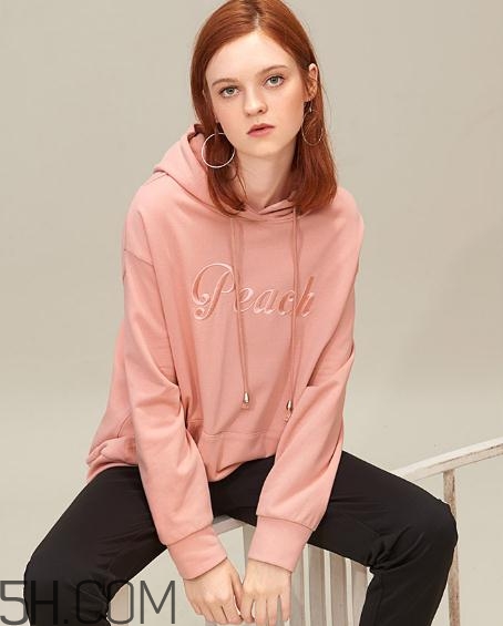 闊色衣服質(zhì)量好嗎？闊色有實體店嗎？