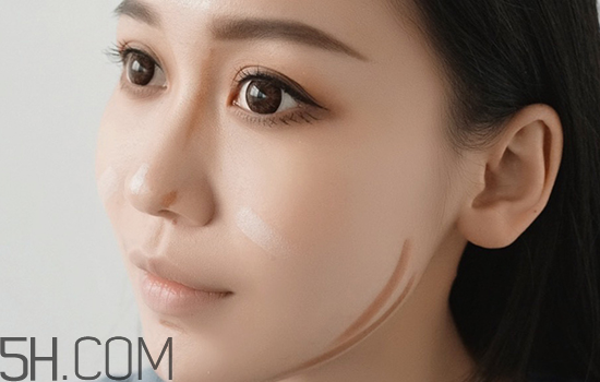 秋冬適合什么妝容？怎樣涂口紅好看？