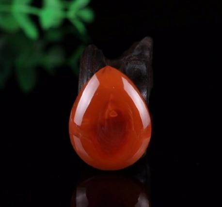 南紅瑪瑙可以泡水嗎？南紅瑪瑙能沾水嗎？