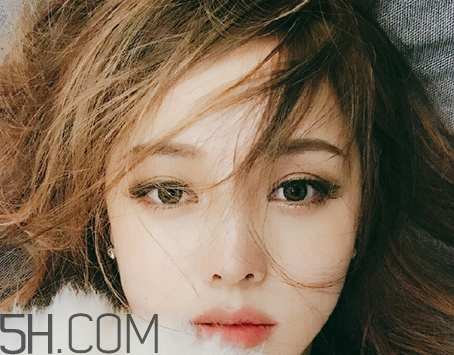 謎尚和瑪麗黛佳素顏霜哪個(gè)好？素顏霜對(duì)皮膚傷害大嗎？