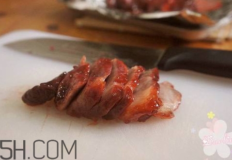 為什么叉燒是紅的？用微波爐如何做叉燒肉