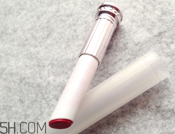 適合學(xué)生用的口紅色號推薦 平價又好用口紅的牌子有哪些