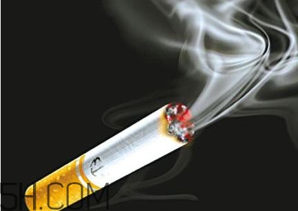 常吸二手煙會導(dǎo)致煙癮嗎？離抽煙者多遠(yuǎn)能減少二手煙危害