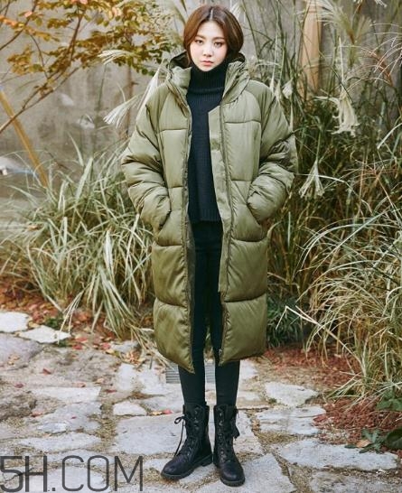 軍綠色羽絨服怎么搭配？軍綠色羽絨服搭配圖片