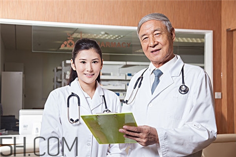 水痘多久不會傳染？水痘多久可以洗澡？