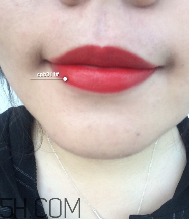 迪奧999和cpb311哪個(gè)好看？cpb奢華艷光唇膏價(jià)格多少錢(qián)？