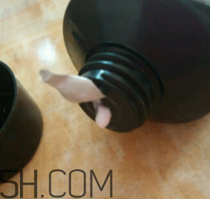 雅芳小黑裙香體乳怎么樣？雅芳小黑裙香體乳好用嗎？