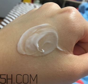 露得清身體乳怎么樣？露得清身體乳好用嗎？