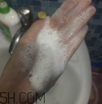 露得清綿密洗面奶怎么樣？露得清綿密洗面奶好用嗎？