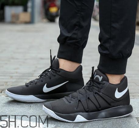籃球鞋鞋底硬怎么辦？籃球鞋什么底最耐磨？