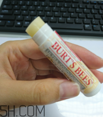 小蜜蜂細(xì)致修護(hù)唇膏怎么樣？好用嗎？