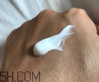 小蜜蜂潤(rùn)膚露怎么樣？小蜜蜂潤(rùn)膚露好用嗎？