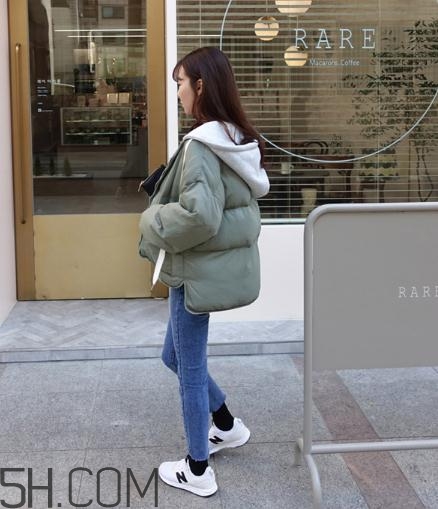綠色羽絨服怎么搭配？綠色羽絨服搭配圖片