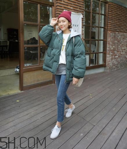 綠色羽絨服怎么搭配？綠色羽絨服搭配圖片