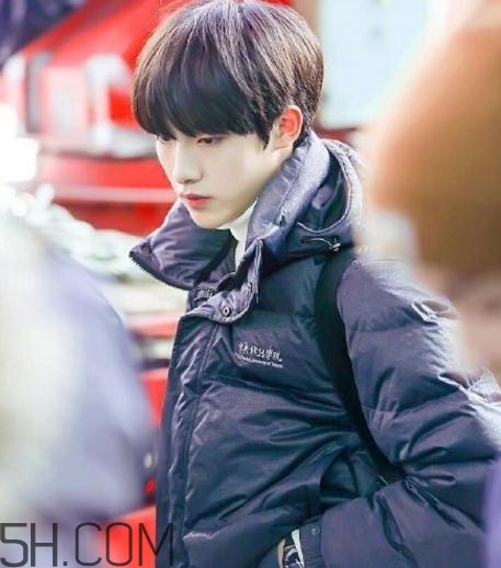 中戲羽絨服多少錢？中戲羽絨服怎么買？