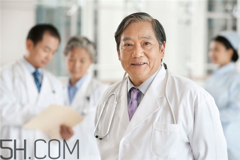 牙周炎吃頭孢有用嗎？牙周炎吃維生素c有用嗎？
