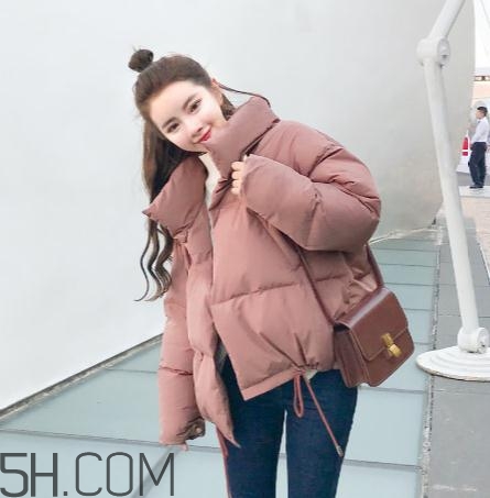 面包服是羽絨服嗎？面包服和羽絨服的區(qū)別