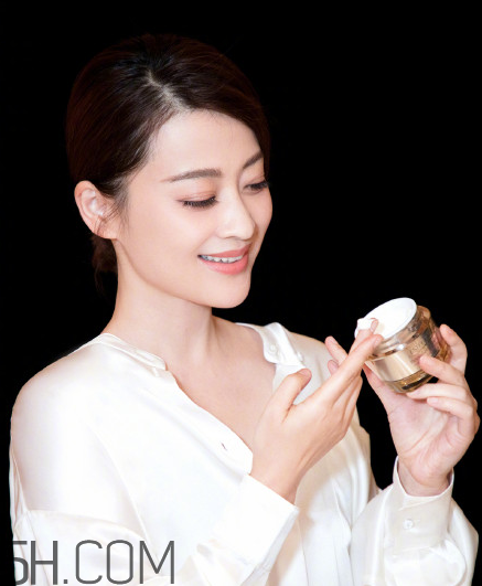 蘭蔻和雅詩(shī)蘭黛哪個(gè)好用？雅詩(shī)蘭黛萬能面霜測(cè)評(píng)