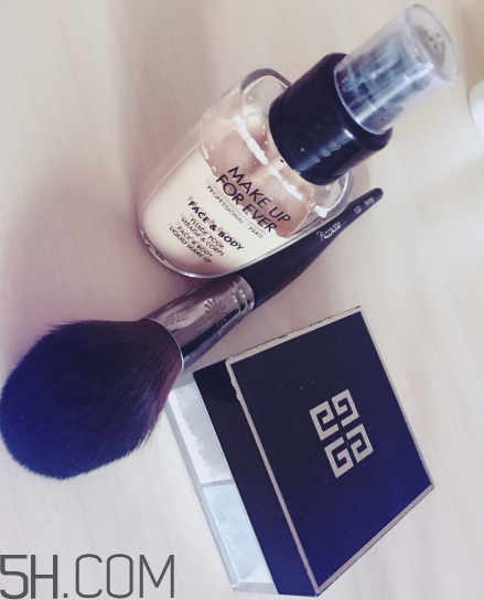 make up forever水粉霜好用嗎？make up forever水粉霜多少錢？