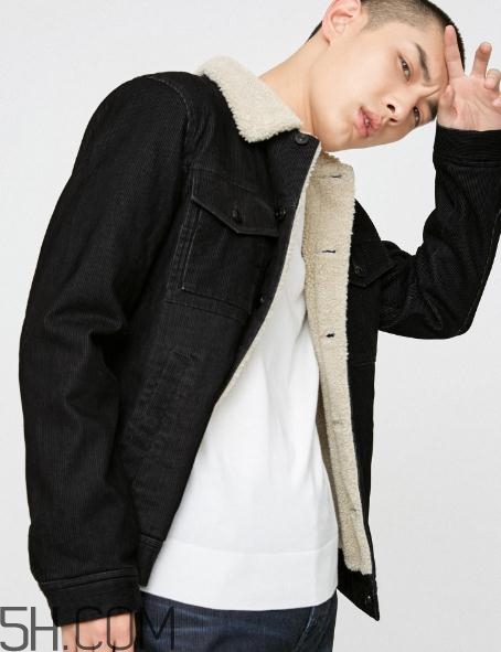 燈芯絨衣服會縮水嗎？燈芯絨衣服粘毛嗎？