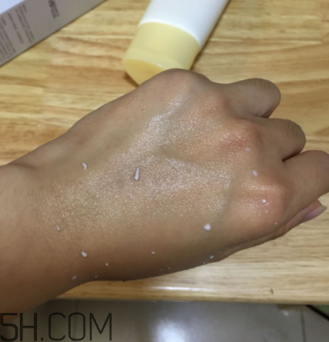 一葉子去角質(zhì)素怎么樣？一葉子去角質(zhì)素怎么用？