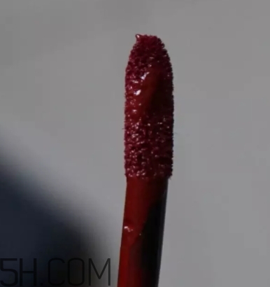 阿瑪尼紅管201多少錢？阿瑪尼紅管201停產(chǎn)了嗎？