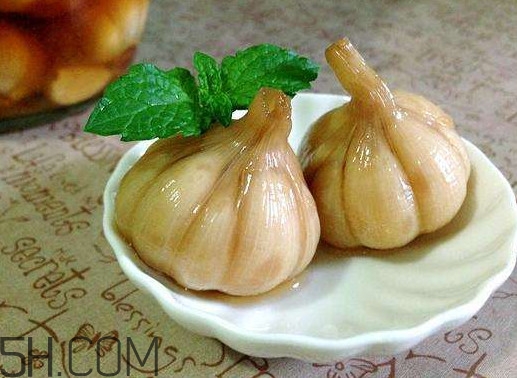 腌糖蒜用什么醋好？腌糖蒜必須用新蒜嗎
