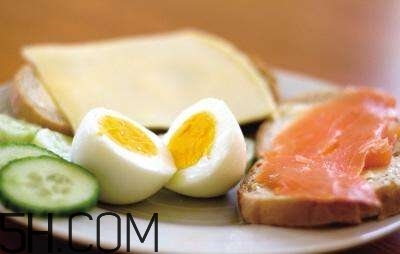 人為什么會掉發(fā)？怎么防止掉發(fā)？