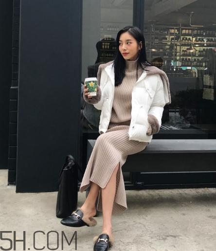 棉服配裙子好看嗎？棉衣配什么裙子好？