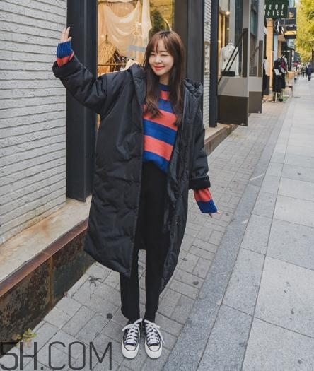 黑色面包服怎么搭配？黑色面包服搭配圖片