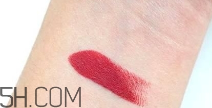 nars leslie張國(guó)榮色是什么顏色？nars leslie口紅試色
