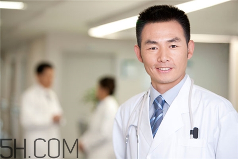 強迫癥需要看醫(yī)生嗎？強迫癥需要休學(xué)嗎？