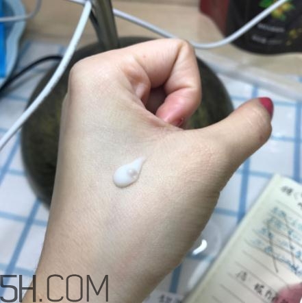 春紀新彈力嬌嫩菁華乳好用嗎？春紀新彈力嬌嫩菁華乳評測