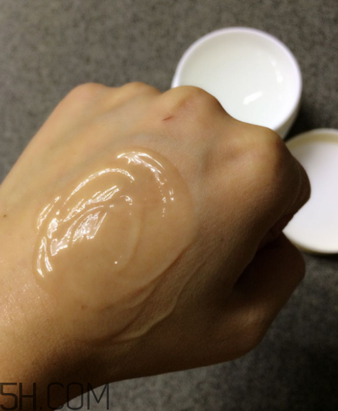 法蘭琳卡粉嫩補(bǔ)水睡眠面膜怎么樣_產(chǎn)品評測