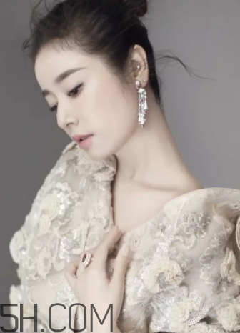 奶油杏色口紅適合什么人？奶油杏子色口紅適合黃皮嗎？