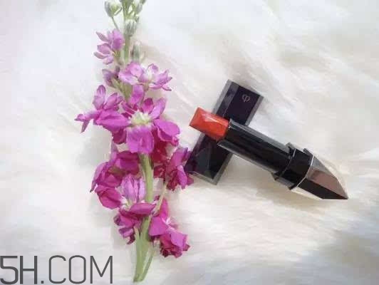 涂口紅前用bb打底可以嗎？最近比較火的口紅品牌有哪些？